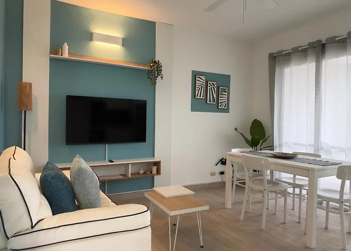 Tracadero Beach Club & Holidays Rentals